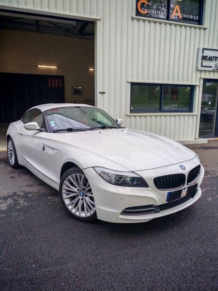 BMW Z4 blanche cabriolet à Toulouse