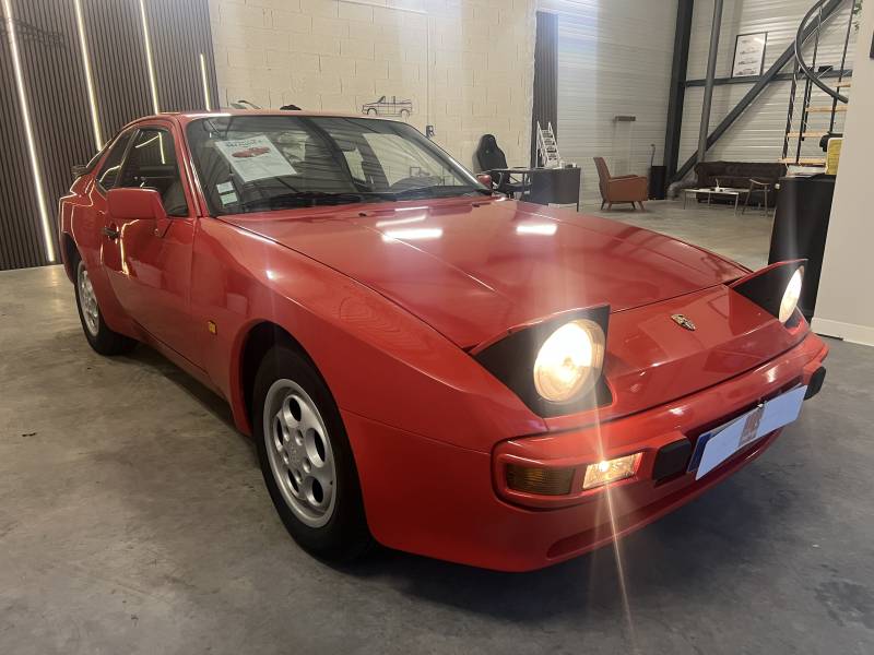 Porsche 944 phase 2 rouge de 1987 à toulouse