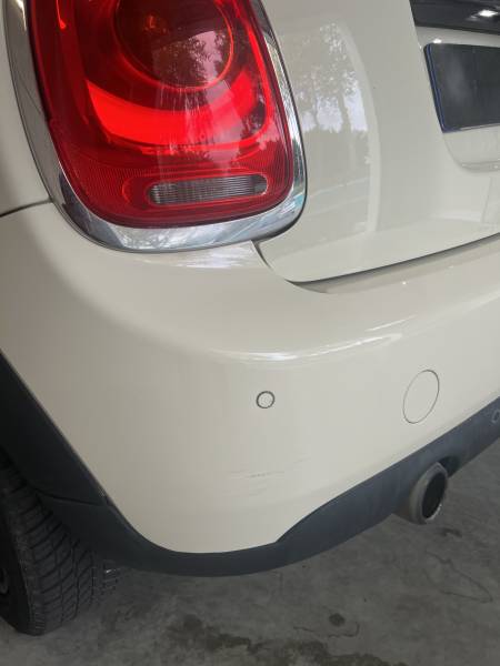 Vente d'une Mini Cooper Hatch d'occasion blanche de 2019 automatique de 136 CH 5 portes avec 70 900km à Toulouse