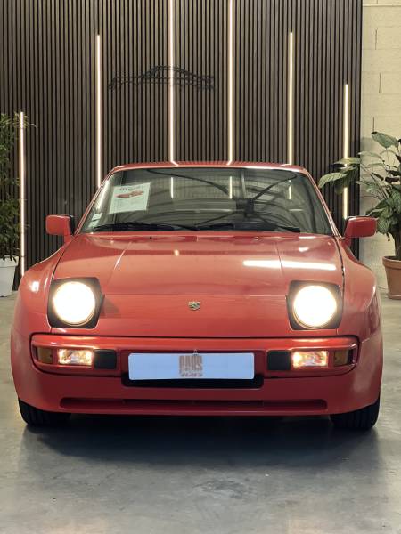 Vente de voiture youngtimer à Toulouse Porsche 944 phase 2 rouge de 1987 avec 229 500 KM