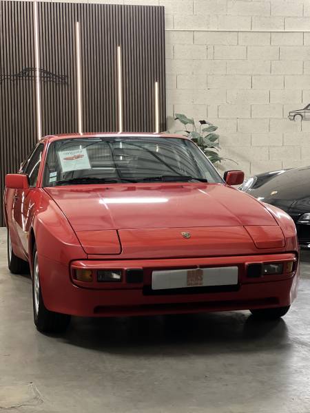 Vente de voiture youngtimer à Toulouse Porsche 944 phase 2 rouge de 1987 avec 229 500 KM