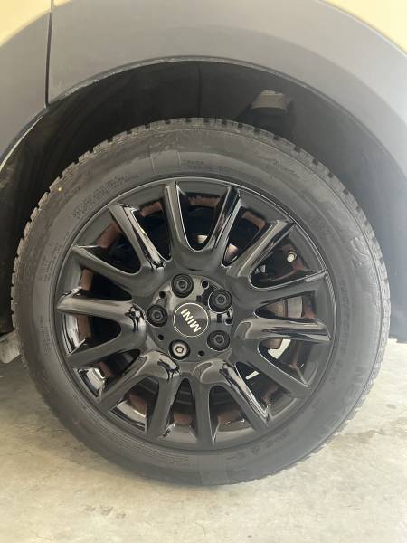 Vente d'une Mini Cooper Hatch d'occasion blanche de 2019 automatique de 136 CH 5 portes avec 70 900km à Toulouse