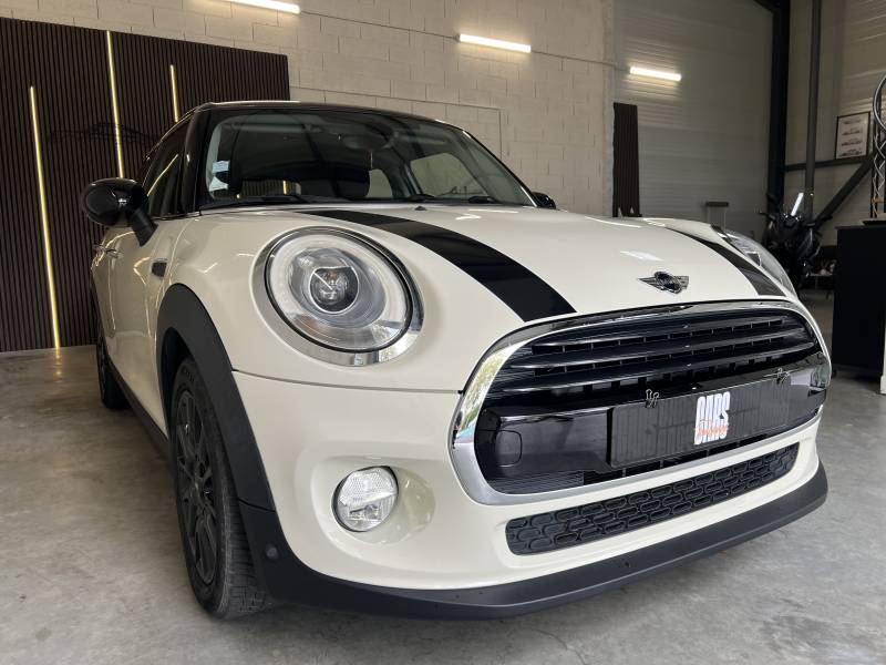 Mini Cooper Hatch blanche à Toulouse