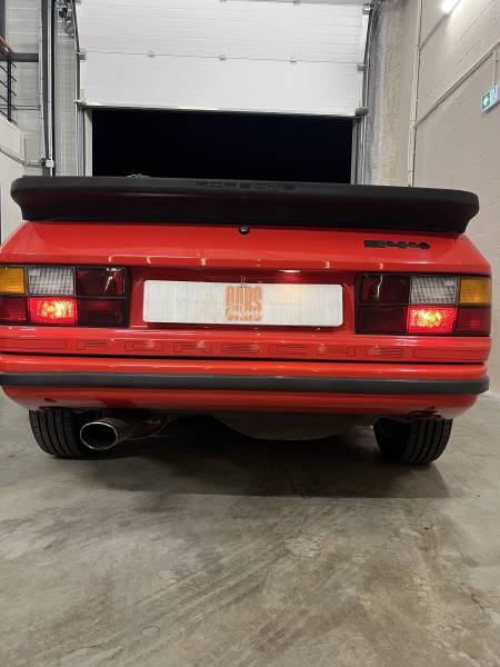 Vente de voiture youngtimer à Toulouse Porsche 944 phase 2 rouge de 1987 avec 229 500 KM