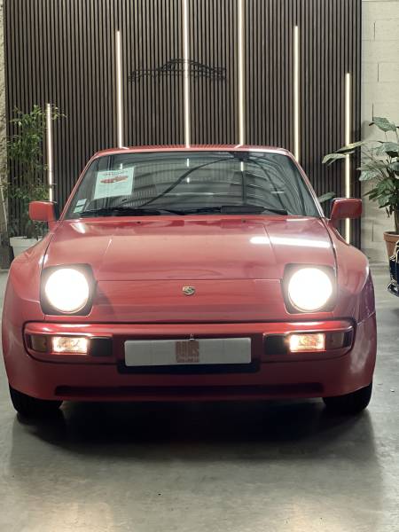 Vente de voiture youngtimer à Toulouse Porsche 944 phase 2 rouge de 1987 avec 229 500 KM