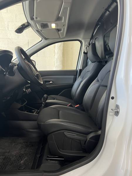 Vente véhicule utilitaire neuf à Toulouse - RENAULT EXPRESS VAN DCI 95CV NEUF 2025