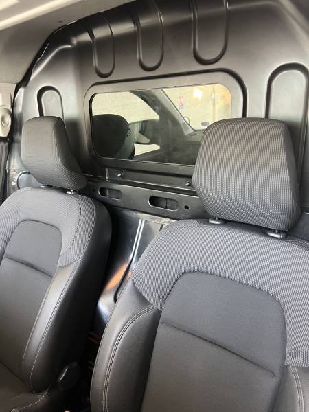 Vente véhicule utilitaire neuf à Toulouse - RENAULT EXPRESS VAN DCI 95CV NEUF 2025