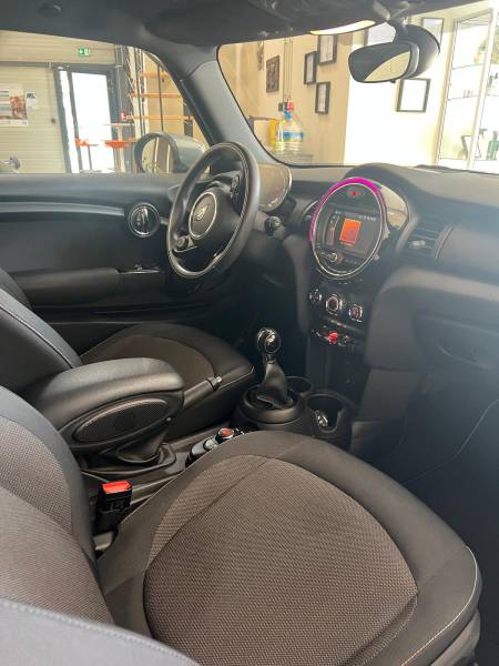 Intérieur propre Mini Cooper one à Toulouse