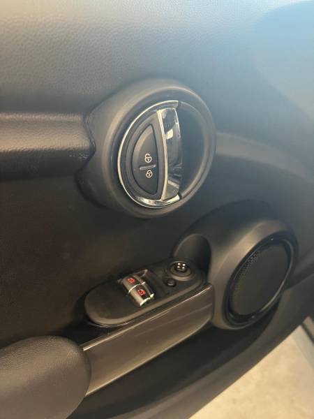 Photo porte intérieur Mini Cooper one de 2021 à Toulouse