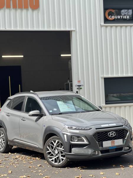 Vente d'occasion du Hyundai Kona hybride 2020 Executive à Toulouse – 45 000 km, toutes options, élégance, confort et économie réunis dans un SUV haut de gamme.