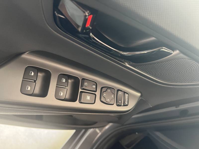 Vente d'occasion du Hyundai Kona hybride 2020 Executive à Toulouse – 45 000 km, toutes options, élégance, confort et économie réunis dans un SUV haut de gamme.