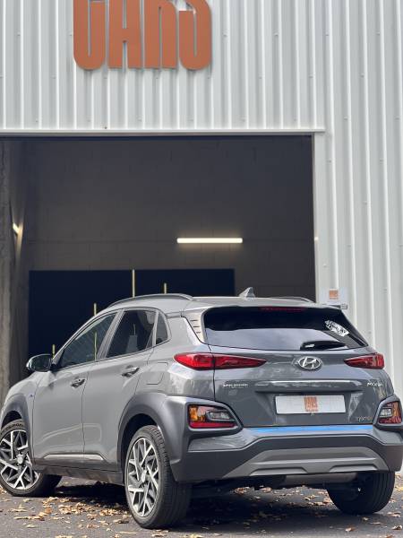 Vente d'occasion du Hyundai Kona hybride 2020 Executive à Toulouse – 45 000 km, toutes options, élégance, confort et économie réunis dans un SUV haut de gamme.