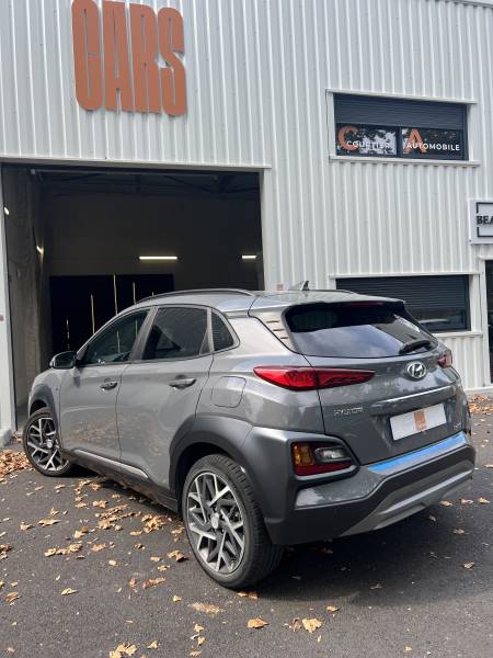 Vente d'occasion du Hyundai Kona hybride 2020 Executive à Toulouse – 45 000 km, toutes options, élégance, confort et économie réunis dans un SUV haut de gamme.