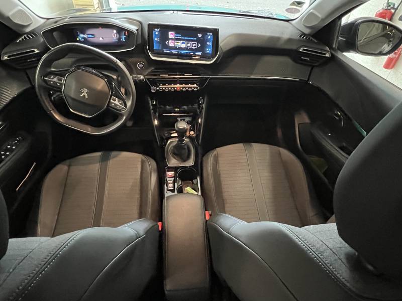 Vente d'occasion d'une PEUGEOT 208 noir 100ch SetS BVM6 boite manuelle à Toulouse