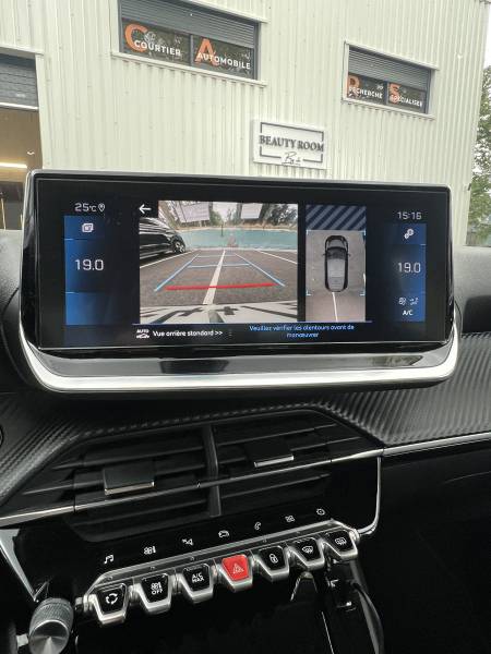 Vente d'occasion d'une PEUGEOT 208 noir 100ch SetS BVM6 boite manuelle à Toulouse