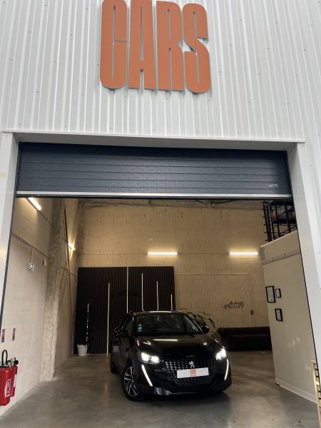 Vente d'occasion d'une PEUGEOT 208 noir 100ch SetS BVM6 boite manuelle à Toulouse