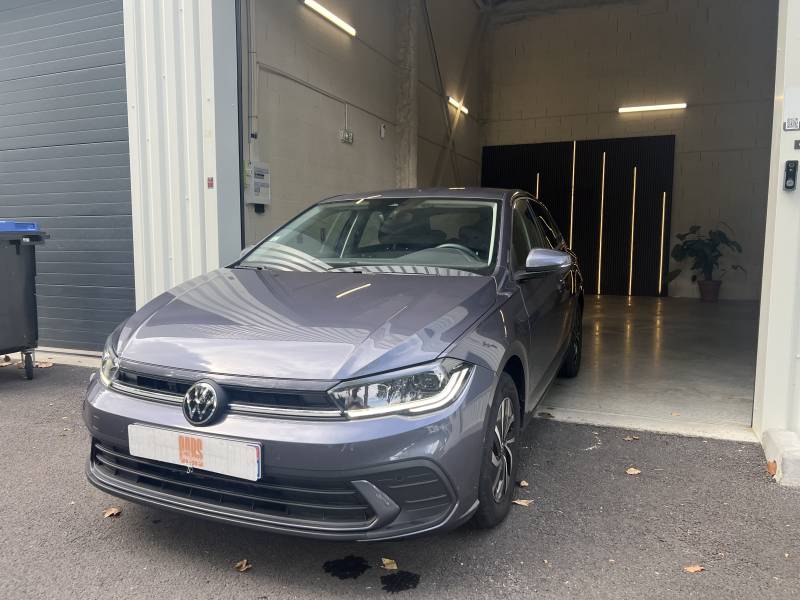 Vente de véhicule d'occasion sur Toulouse et environs de la Volkswagen polo VI (2) 1.0 tsi 95 s&s life bvm5 26 990 km carplay