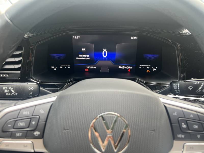 Vente de véhicule d'occasion sur Toulouse et environs de la Volkswagen polo VI (2) 1.0 tsi 95 s&s life bvm5 26 990 km carplay