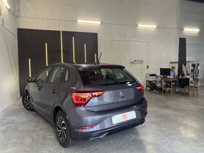 Vente de véhicule d'occasion sur Toulouse et environs de la Volkswagen polo VI (2) 1.0 tsi 95 s&s life bvm5 26 990 km carplay