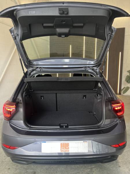 Vente de véhicule d'occasion sur Toulouse et environs de la Volkswagen polo VI (2) 1.0 tsi 95 s&s life bvm5 26 990 km carplay