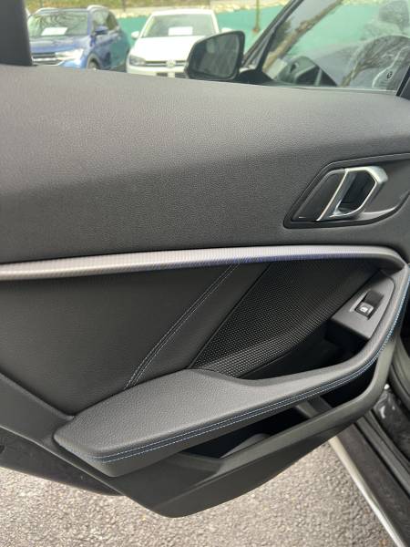 Vente d'une BMW SERIE 1 noir d'occasion (F40) 118D 150ch M SPORT BVA d'occasion à Toulouse et environs